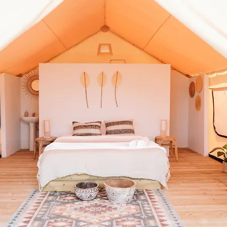 Dreamsea Surf Bed & Breakfast Sintra