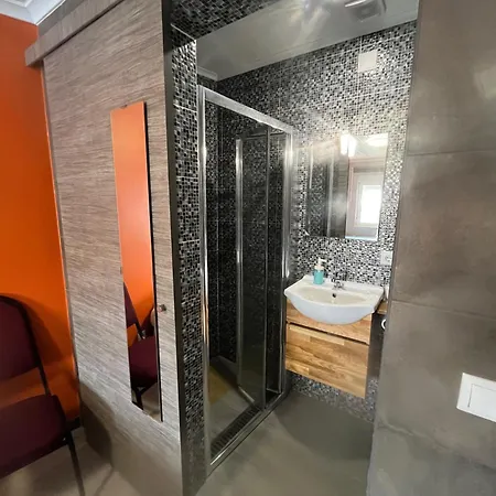 Homestay Sun House - Near - Kitchen - Pool