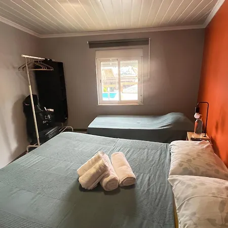 Sun House - Near - Kitchen - Pool Homestay
