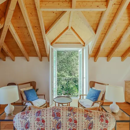 Unique Apartment *