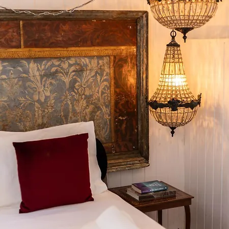 By Hansi Guest house *