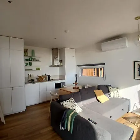 Alojamento de Acomodação e Pequeno-almoço Azen Cool House