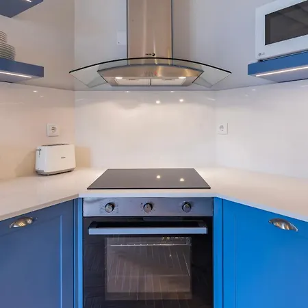Comfortable Nook In By Lovelystay Apartment *