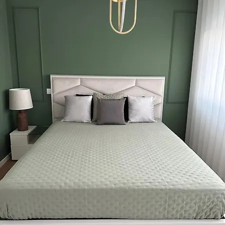 Quartos Em Moradia Em Sintra