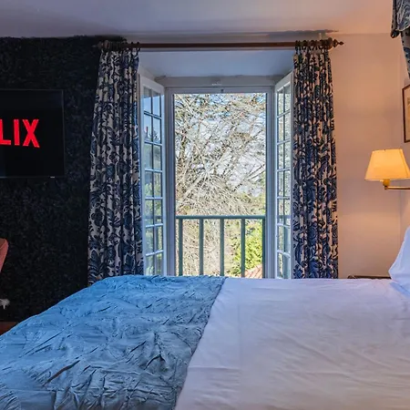 Bed & Breakfast Giant Smart Room, Hot Tub, Ps5, In Historical Center Inside 17th Century Palace - Wow *
