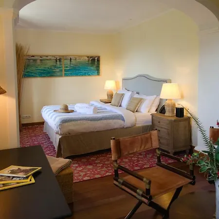 Tranquil Villa, Heated Pool In Country Estate Apartment