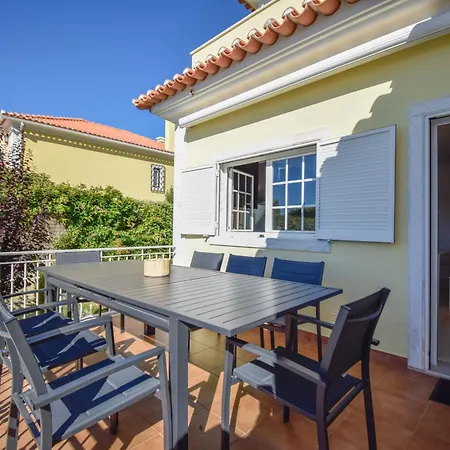 Luxurious 4-bedroom Golf With Private Pool Sintra