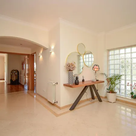 Villa Luxurious 4-bedroom Golf With Private Pool Sintra