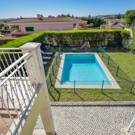 Luxurious 4-bedroom Golf With Private Pool Villa Sintra