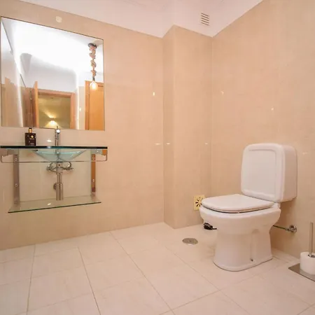 Luxurious 4-bedroom Golf With Private Pool Sintra