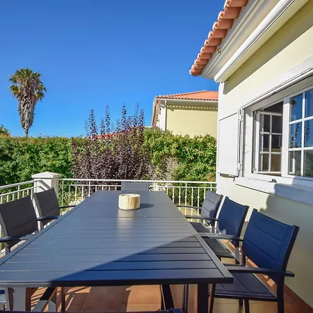 Luxurious 4-bedroom Golf With Private Pool Sintra