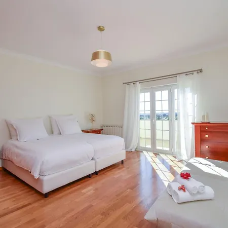 Luxurious 4-bedroom Golf With Private Pool Villa