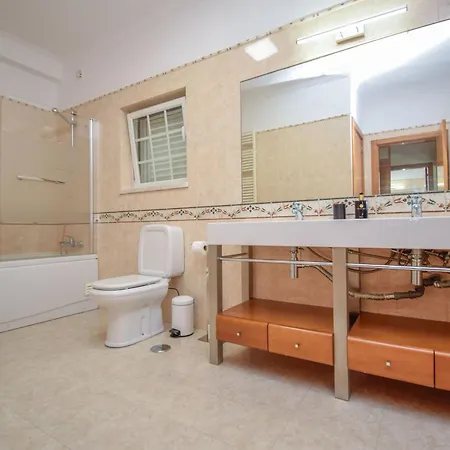 Luxurious 4-bedroom Golf With Private Pool * Sintra