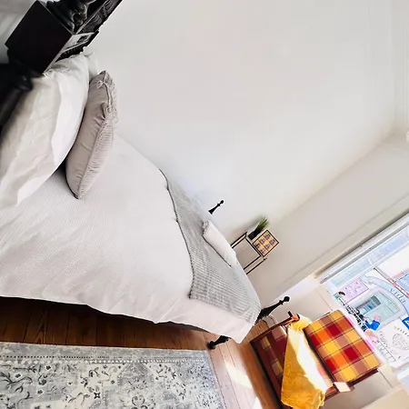 Apartment Location To Visit Sintra, Next To Station, Perfect For Tourists