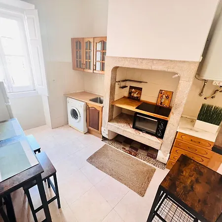 Apartment Location To Visit Sintra, Next To Station, Perfect For Tourists *