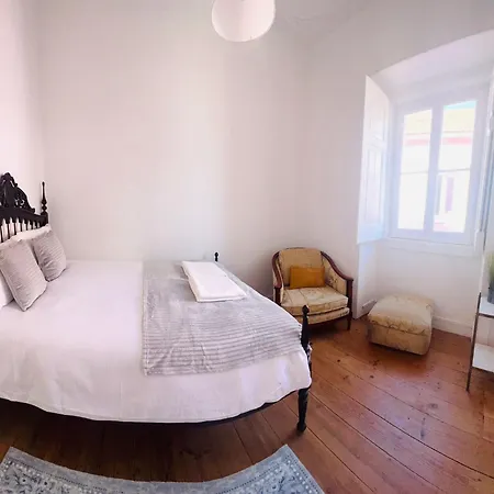 Apartment Location To Visit Sintra, Next To Station, Perfect For Tourists *