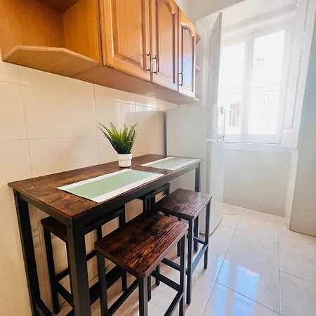 Location To Visit Sintra, Next To Station, Perfect For Tourists Apartment