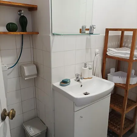 Real Apartment *