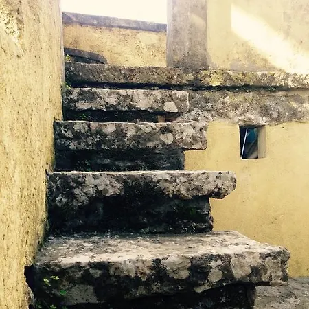 Dos Poetas Bed & Breakfast Sintra