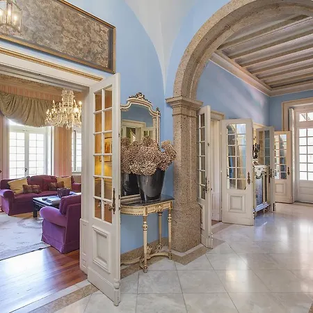 The Romantic Suites & Garden (adults Only)