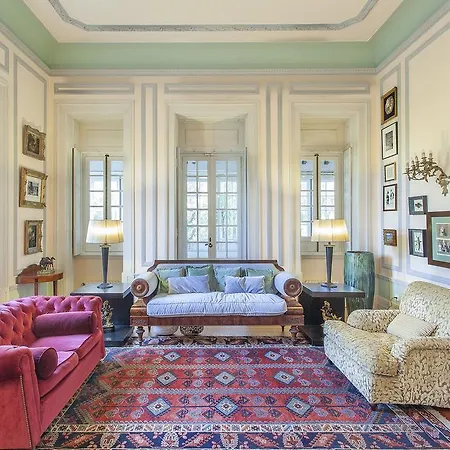 The Romantic Suites & Garden (adults Only)
