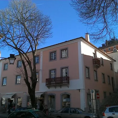 Door 12 Bed & Breakfast *