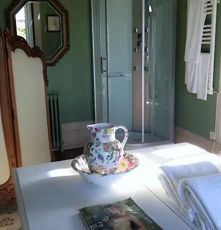 The Romantic Suites & Garden (adults Only)