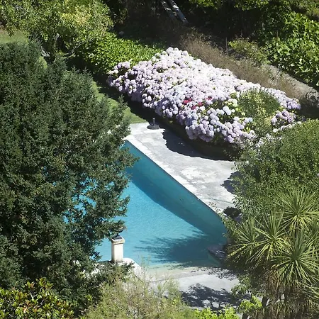 The Romantic Suites & Garden (adults Only)