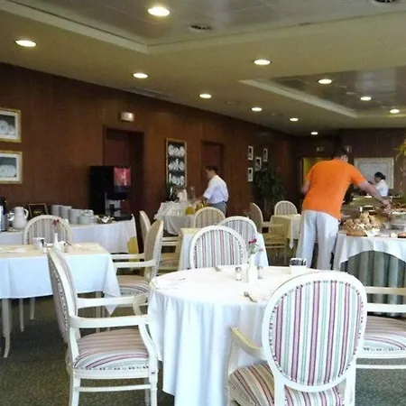 Hotel Nh Centro 4*