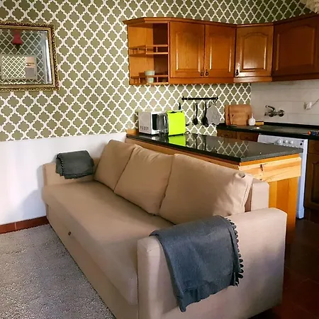 Cozy Townhouse Apartment *