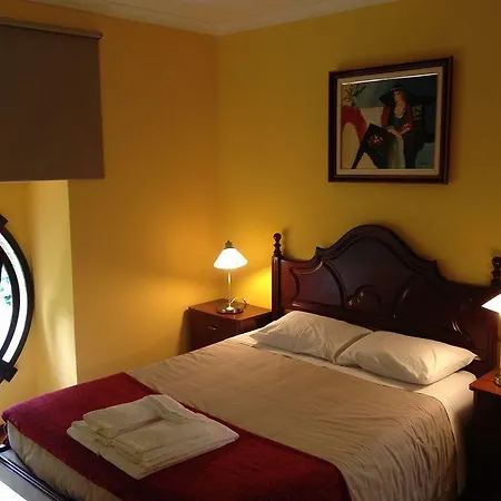Guest house Relogio 3*