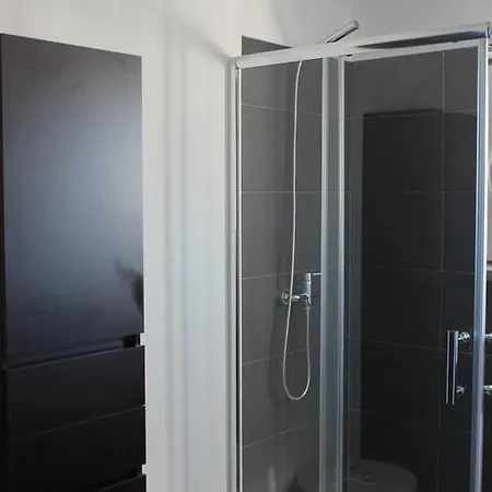 Cabriz White House Apartment *