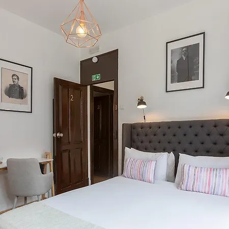 Alojamento de Acomodação e Pequeno-almoço Sintra1012 Boutique 3*