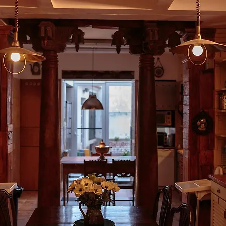 Shepinetree - Capela House Villa *