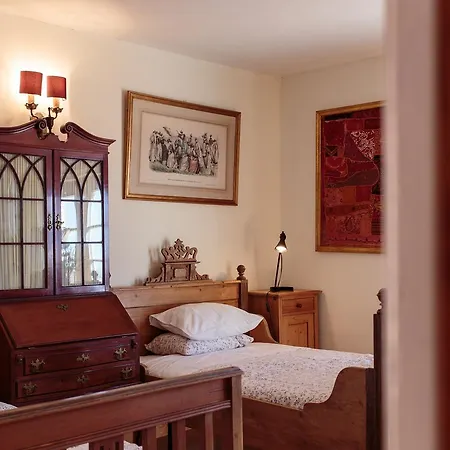 Shepinetree - Capela House Villa *