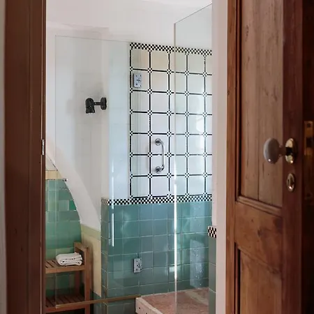 Villa Shepinetree - Capela House Sintra