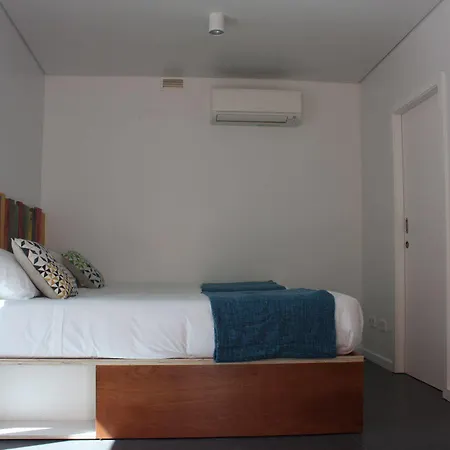 Hostel Moon Hill By Joivy Sintra