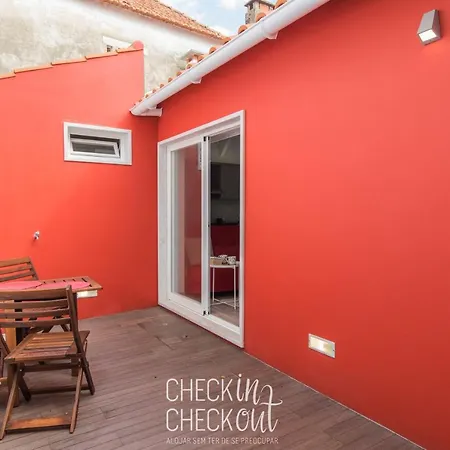 Checkincheckout - Colares Cozy House *