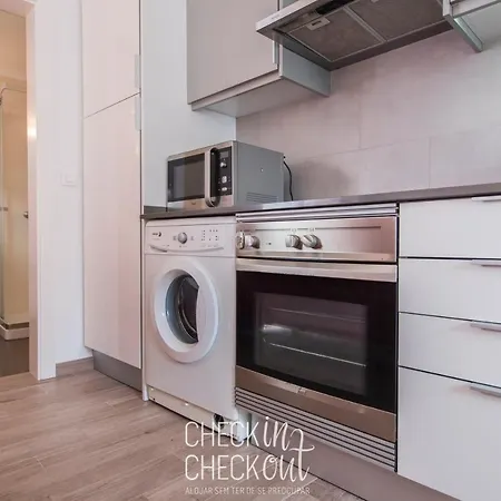 Checkincheckout - Colares Cozy House