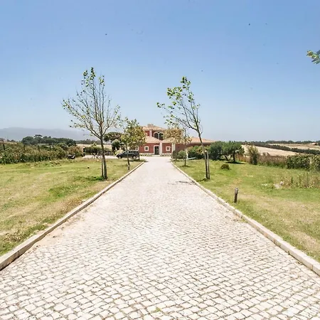 Dreamsea Surf Bed & Breakfast Sintra