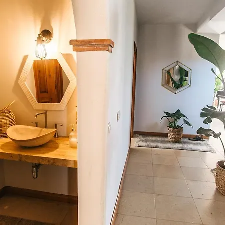 Dreamsea Surf Bed & Breakfast *