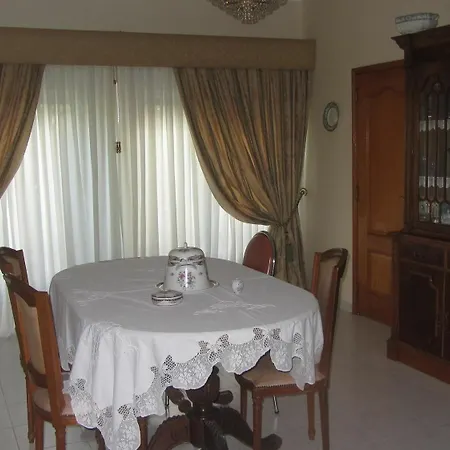 House With 4 Bedrooms In Sintra, With Wonderful Sea View, Enclosed Gar Apartment *