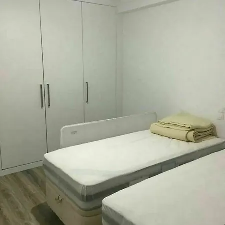 With 2 Bedrooms In Queluz, With Wonderful View And Wifi Apartment *
