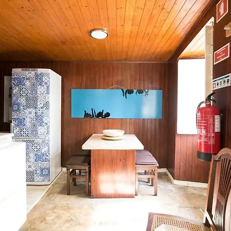 Blue House Apartment *