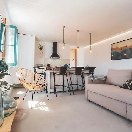 Azenhas Do Mar West Coast Design And Surf * Sintra