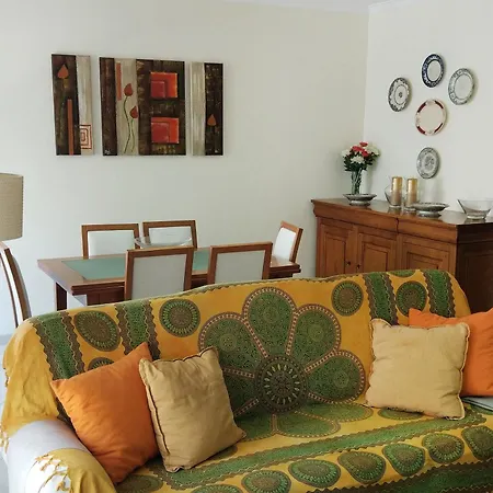 With 3 Bedrooms In Queluz, With Wonderful View, Balcony Apartment Sintra