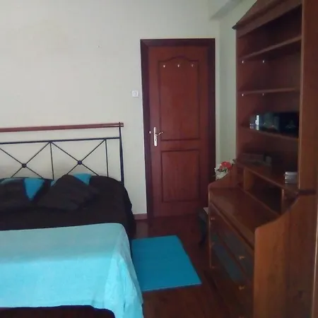 With 3 Bedrooms In Queluz, With Wonderful View, Balcony Apartment Sintra