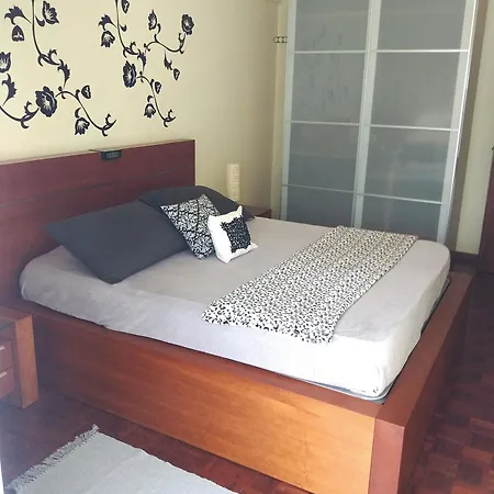With 3 Bedrooms In Queluz, With Wonderful View, Balcony * Sintra