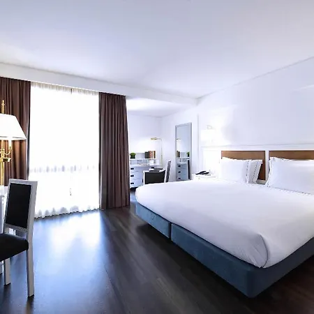 Hotel Nh Centro 4*