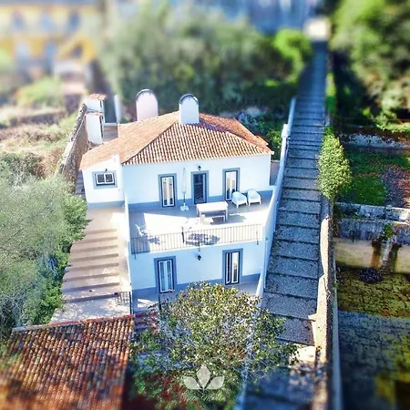 Maria Villa *